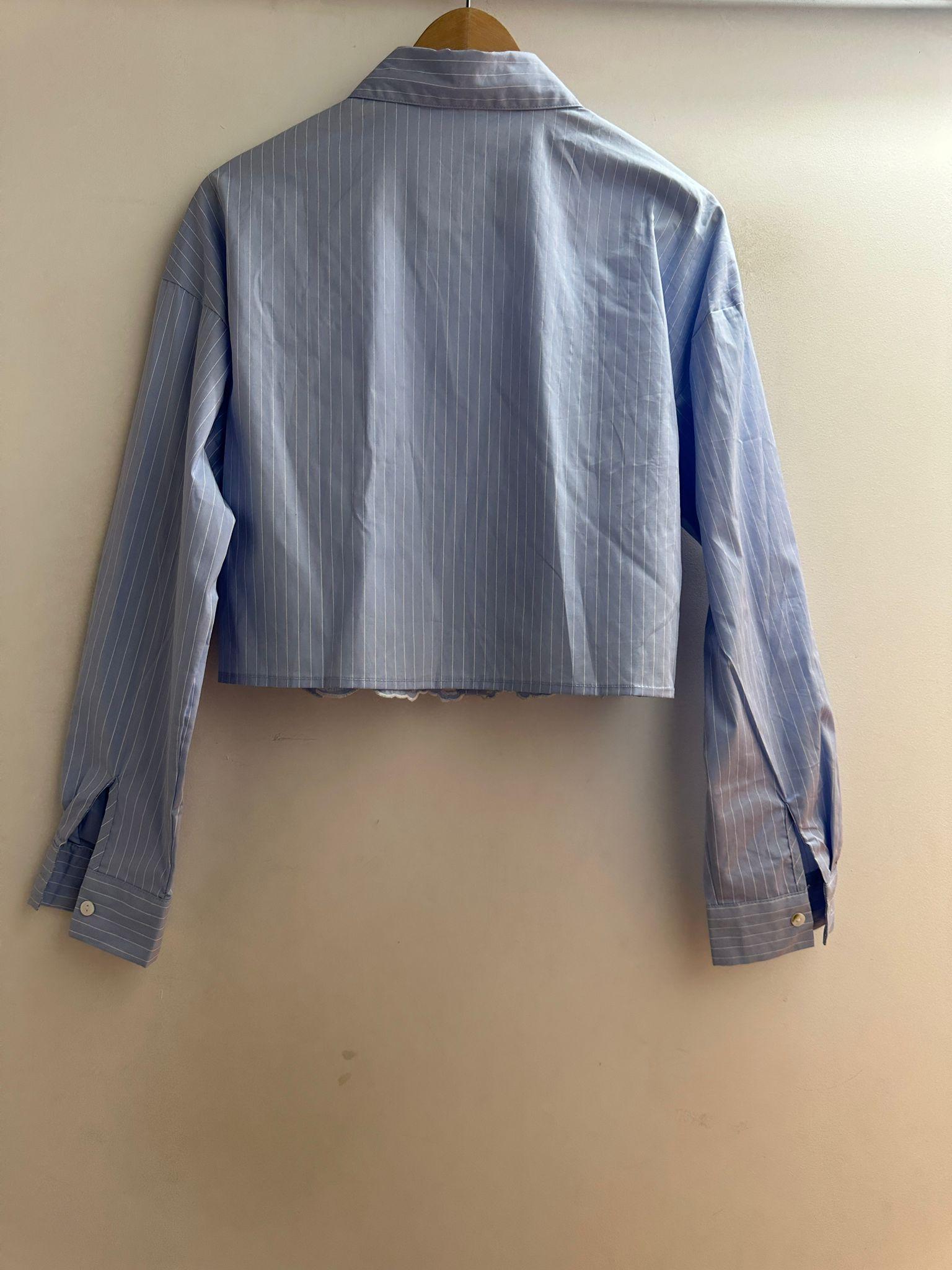 Γαλάζιο πουκάμισο με δαντέλα και ρίγες - Image 4