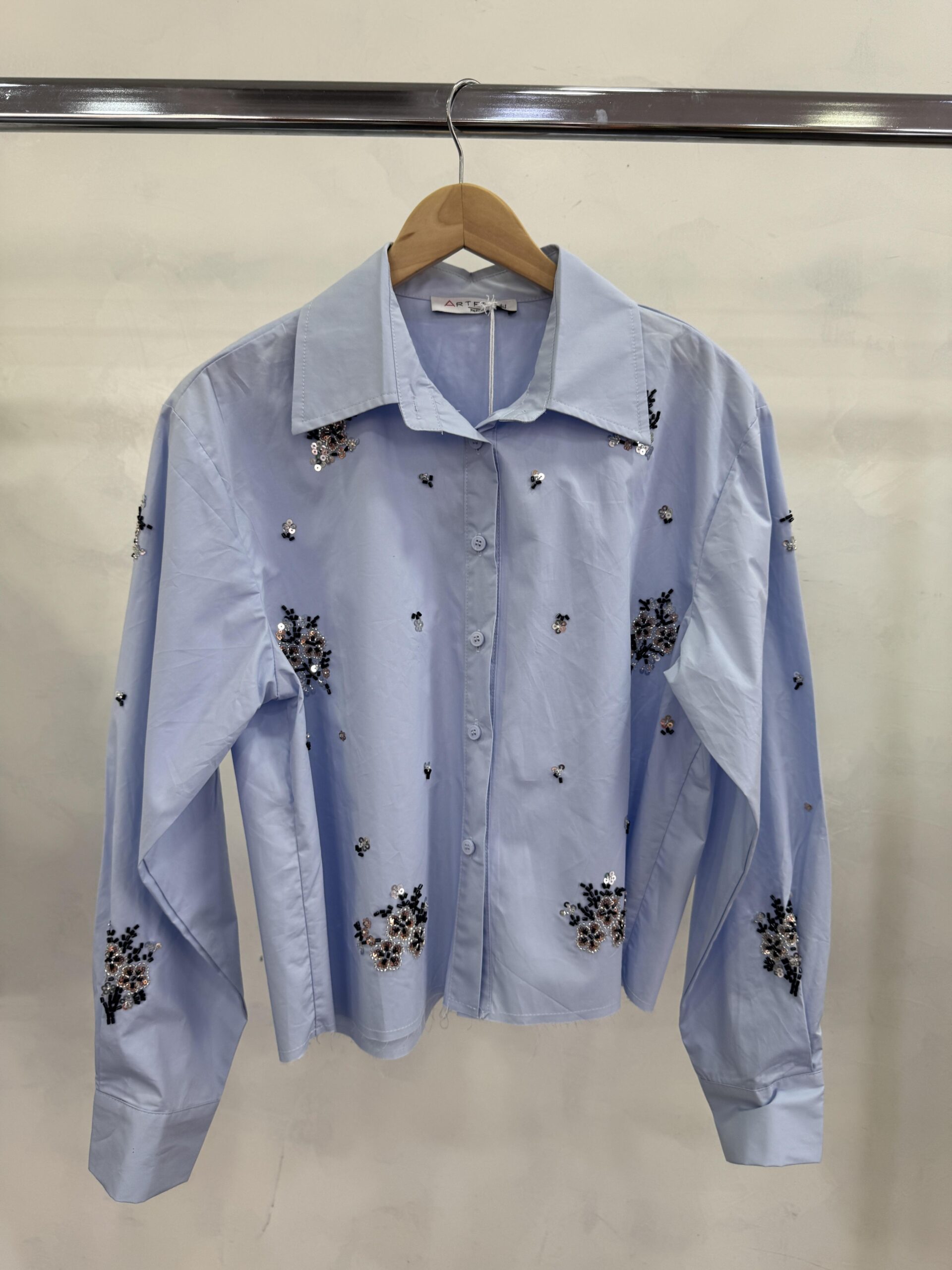 Γαλάζιο πουκάμισο με διακοσμητικές παγιέτες - Image 3