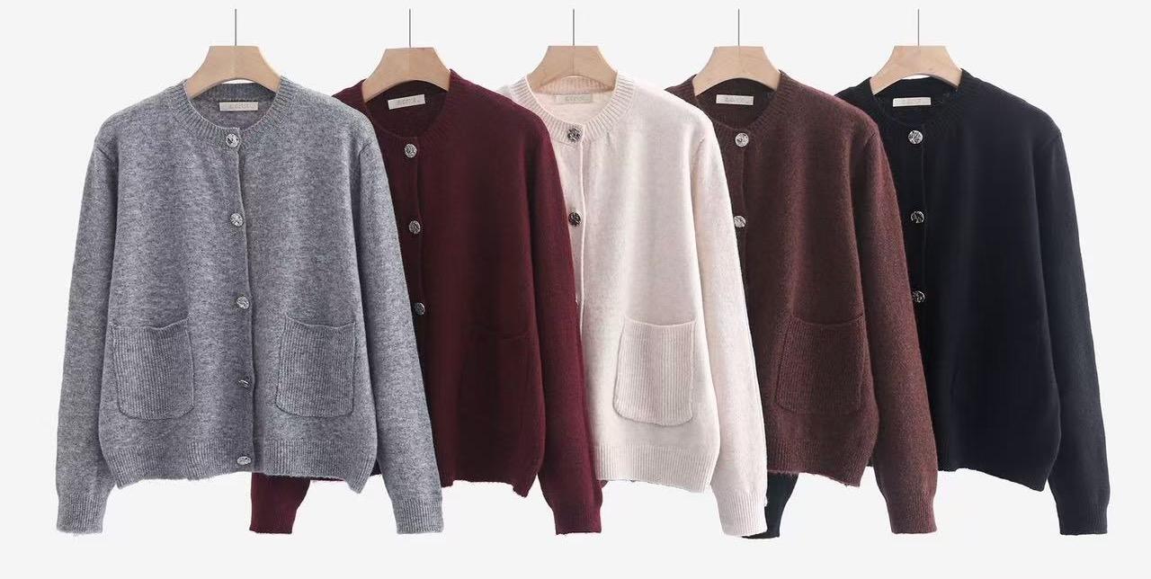 Πλεκτή ζακέτα με διακοσμητικά κουμπιά – Διαθέσιμη σε 5 χρώματα - Image 3