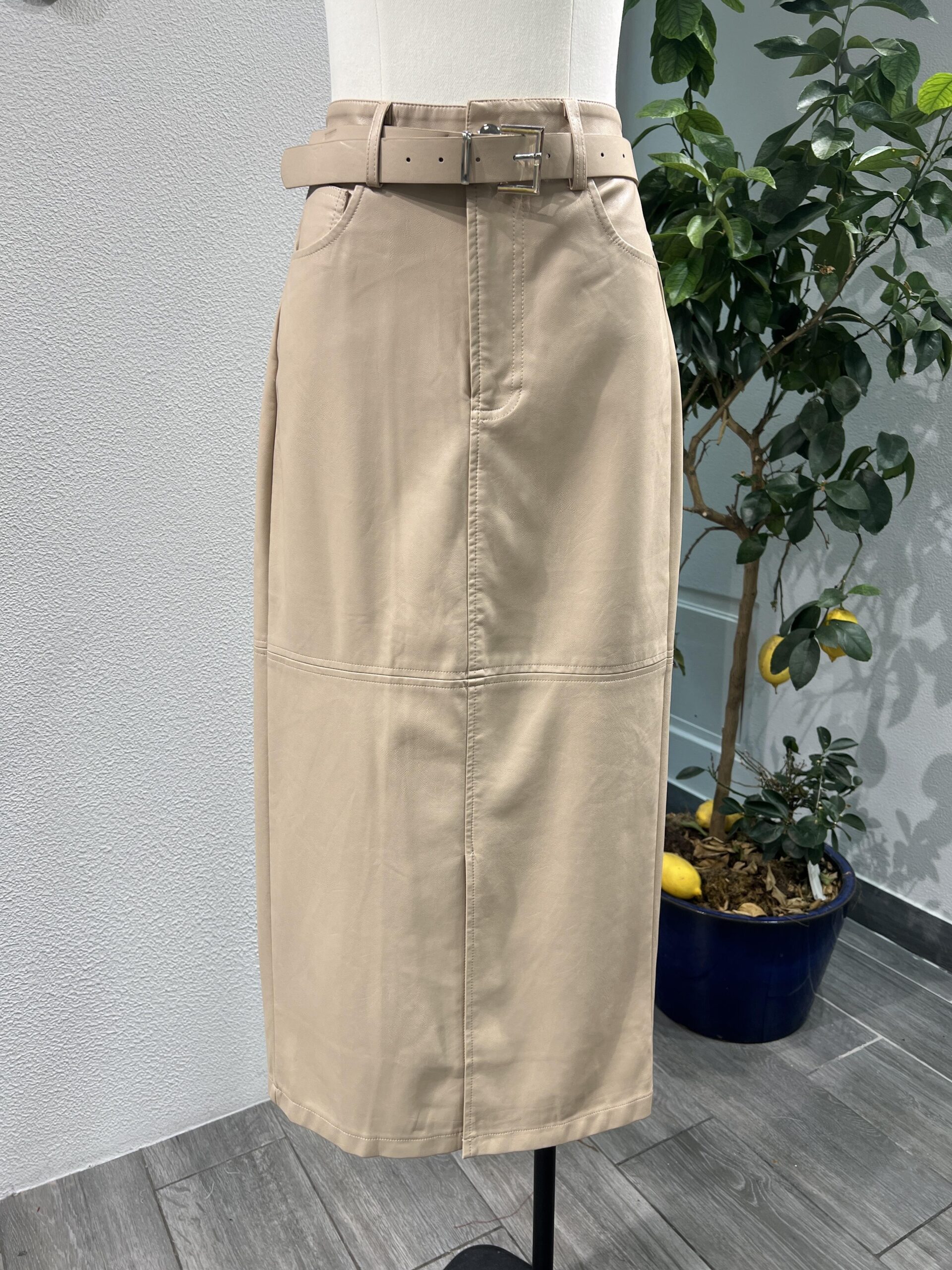 Midi φούστα με ζώνη – Μπεζ- Μαύρο - Image 2