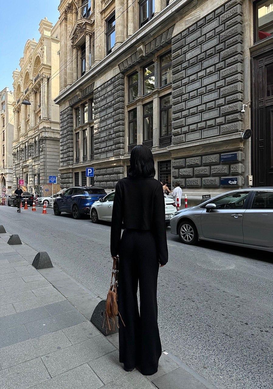 Fenomen Σετ μαύρο παντελόνι & cropped σακάκι με κουμπιά - Image 6