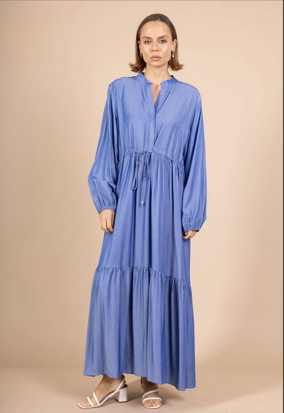 Maxi φόρεμα με κουμπιά και κορδόνι στη μέση - Image 2